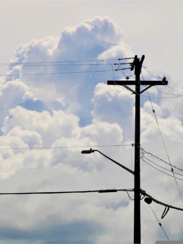 poteau électrique ligne câble lampadaire