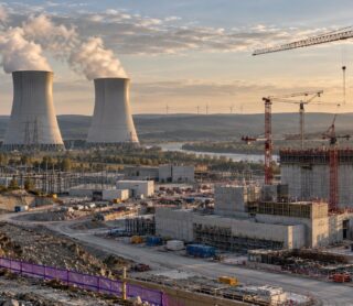 Centrale nucleaire francaise, debat sur la politique energetique